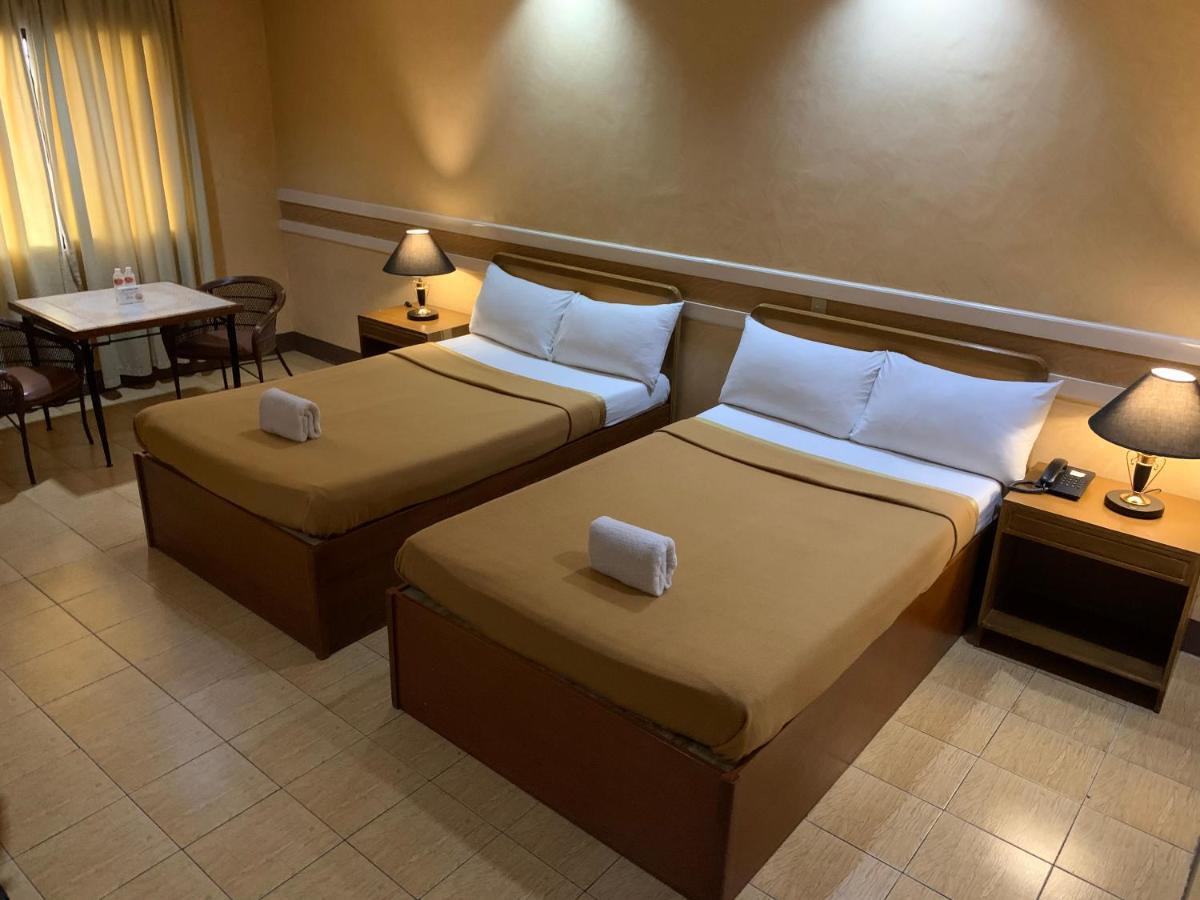 La Maja Rica Hotel Tarlac City Exterior foto